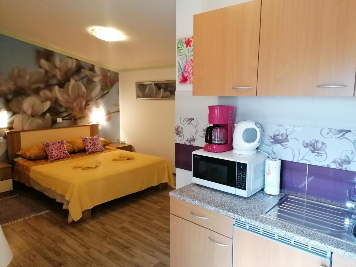 Rooms Katarina Kadumi ภายนอก รูปภาพ