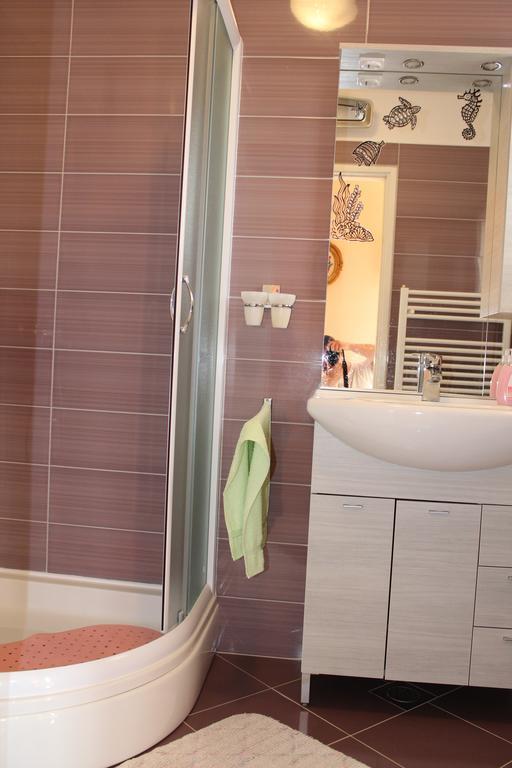 Rooms Katarina Kadumi ภายนอก รูปภาพ