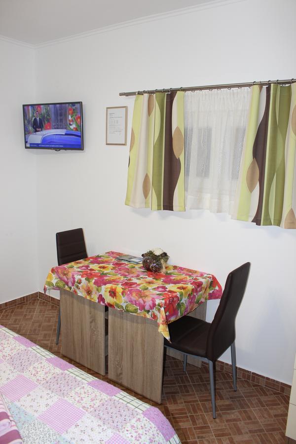 Rooms Katarina Kadumi ภายนอก รูปภาพ
