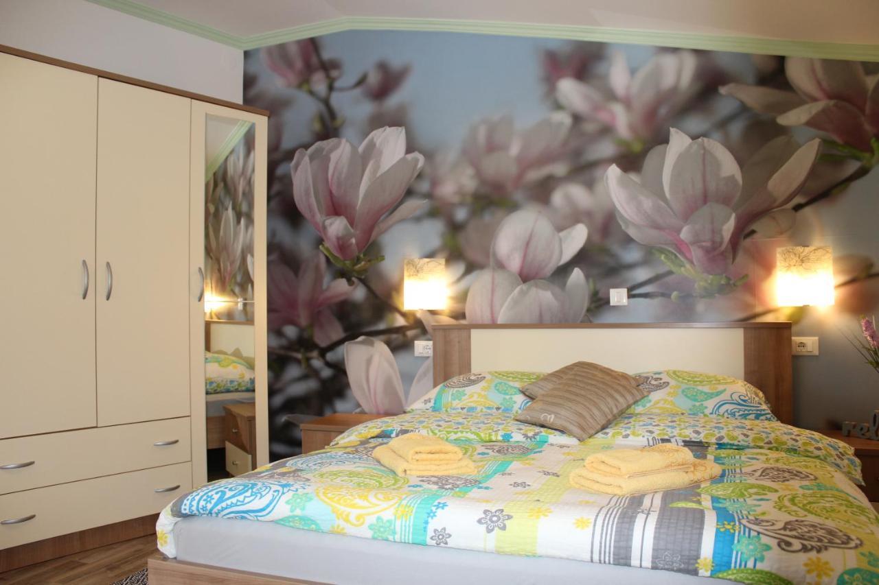 Rooms Katarina Kadumi ภายนอก รูปภาพ