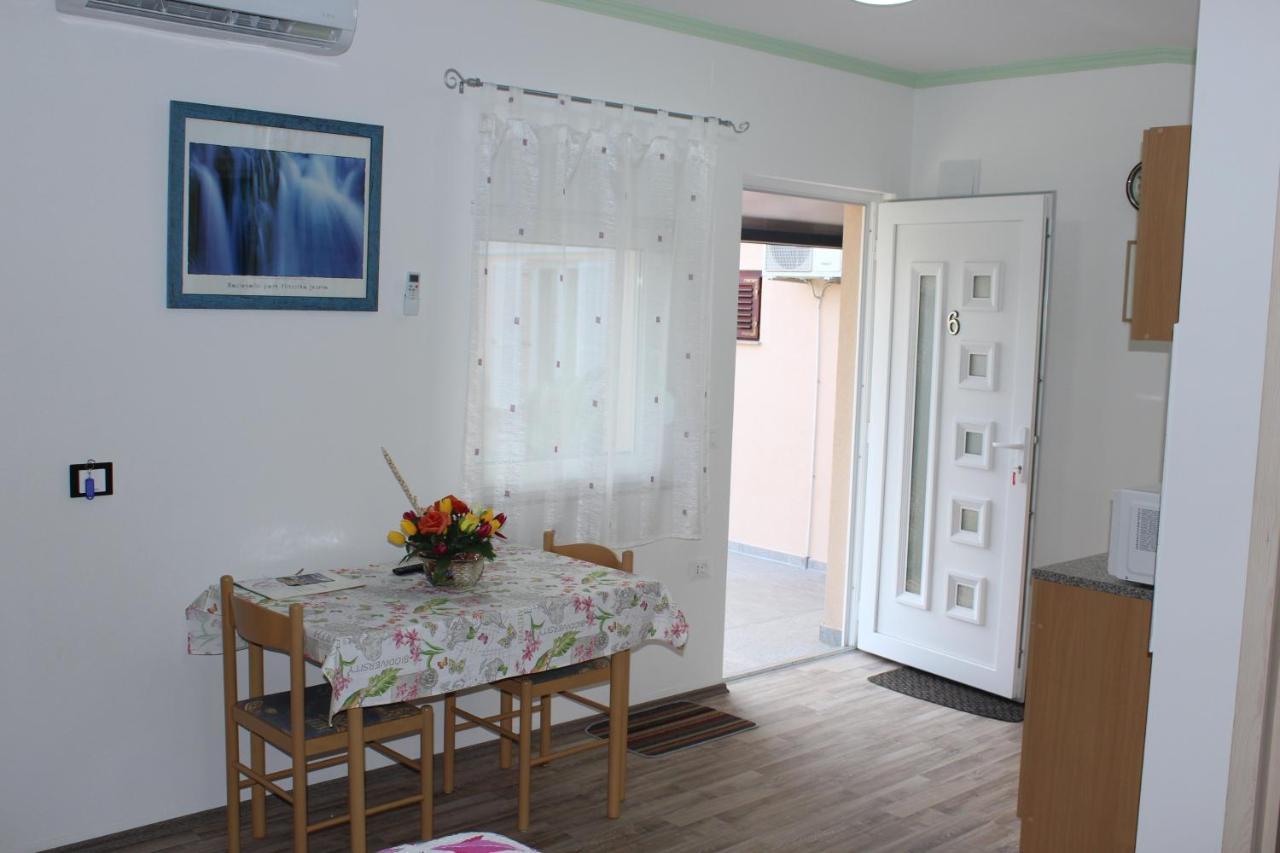 Rooms Katarina Kadumi ภายนอก รูปภาพ